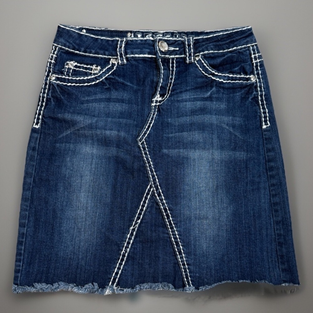 Miss Chic Denim Skirt Rhinestone Pockets Frayed Hem Dark Wash Size‎ M